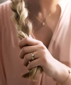 Brilliance Curved Ring